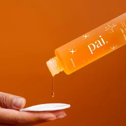 Bright Now™ PHA & Rosehip Lotion Exfoliante