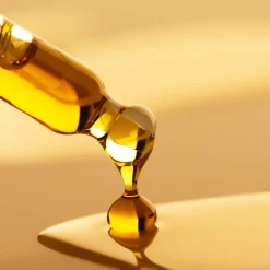C.E.O. Glow Vitamin C & Turmeric Face Oil Huile Visage