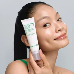 Green Tea Hyaluronic Hydrating Sun Serum SPF50 Sérum Solaire