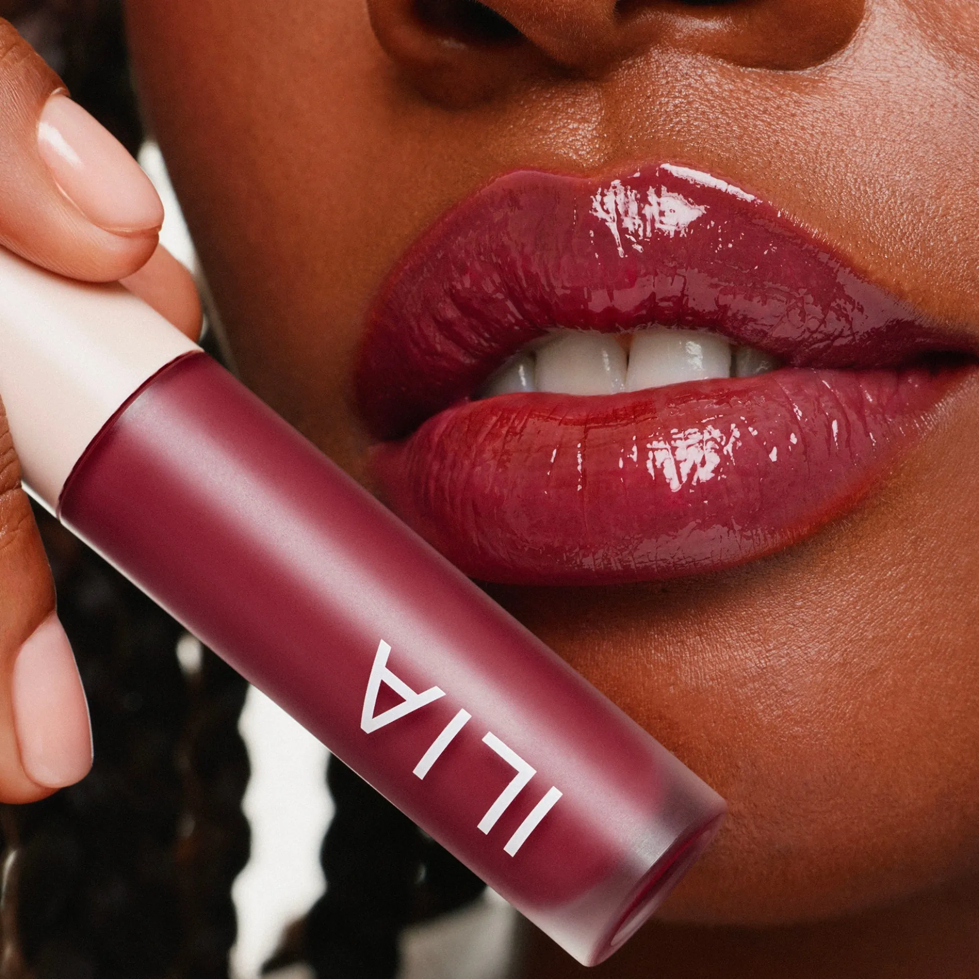 Overglaze Hydrating Lip Gloss